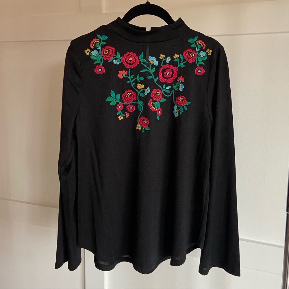 LOFT floral embroidered top